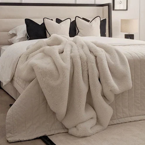 Suite Channelled Wing Bed