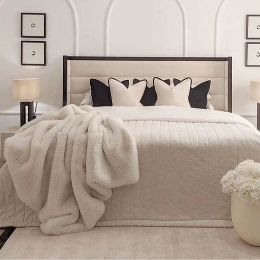 Suite Channelled Wing Bed
